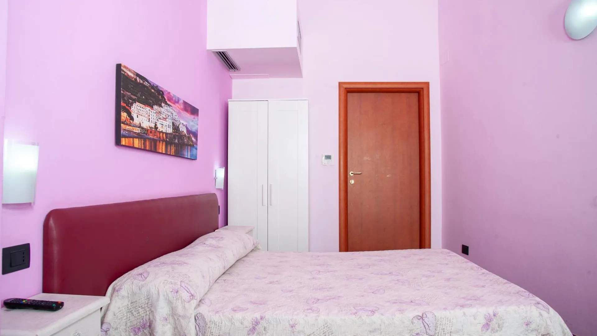 Palazzo Carafa Della Spina Room And Apartment 나폴리 3*,  이탈리아