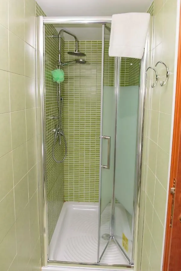 Palazzo Carafa Della Spina Room And Apartment 나폴리 B&B
