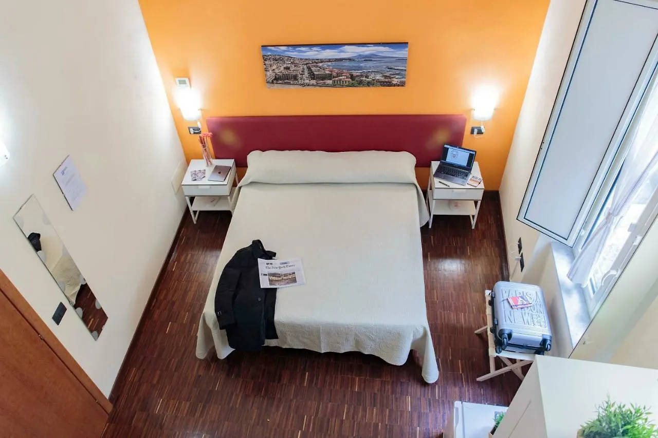 Palazzo Carafa Della Spina Room And Apartment Naples Italie