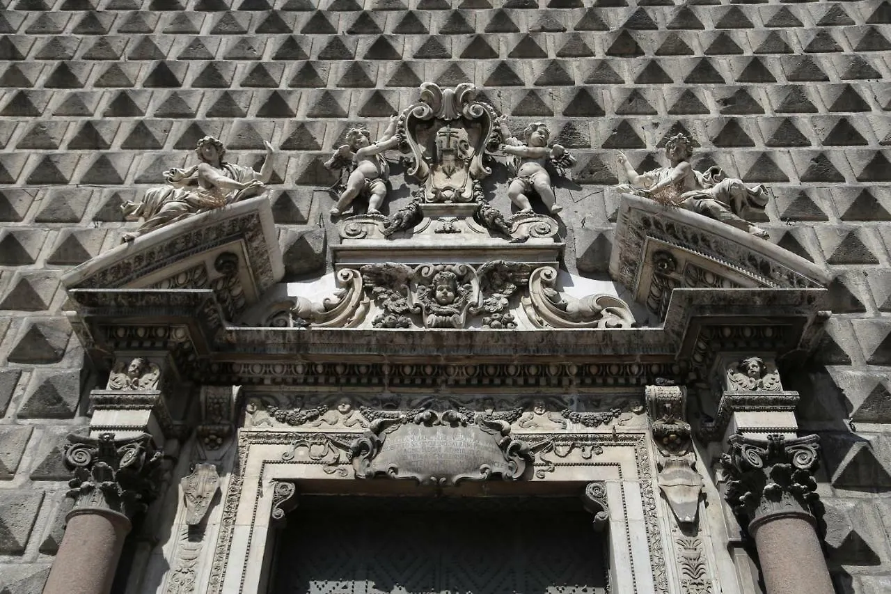 Palazzo Carafa Della Spina Room And Apartment Naples Italie